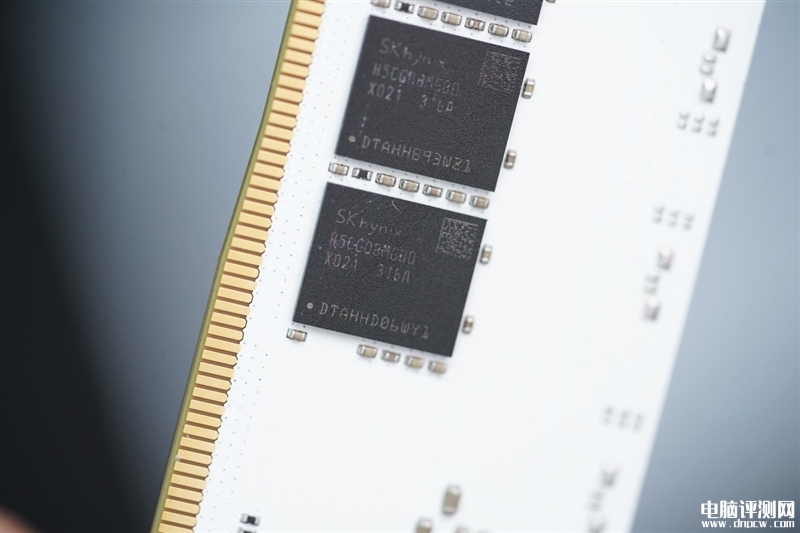 最新内存评测：影驰HOF PRO DDR5-8000 24GB内存评测，权威硬件评测网站,www.dnpcw.com