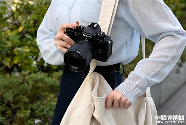 尼康尼克尔Z 35mm f/1.4上市 仅需4999元，权威硬件评测网站,www.dnpcw.com